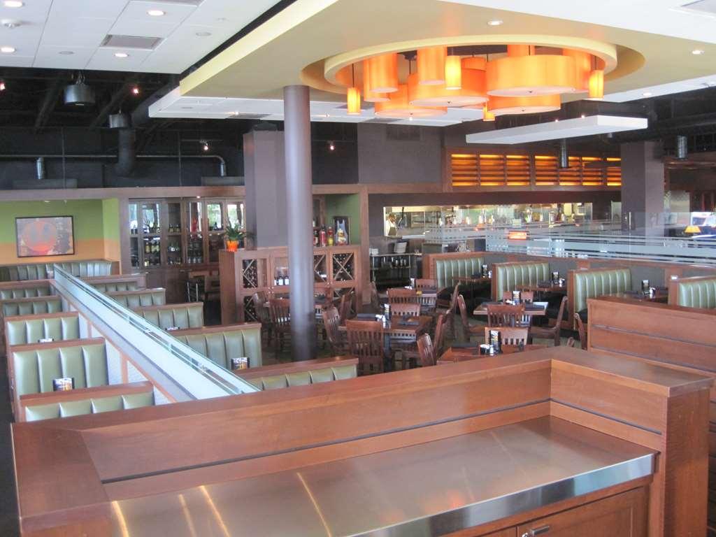 I Hotel And Illinois Conference Center - Champaign Restaurant bilde